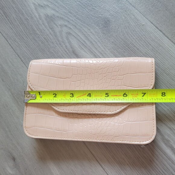 Nine West Blush Crocodile Embossed Leather Wallet With Snap & Zip Closures - Picture 4 of 7